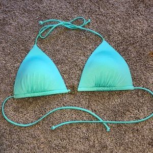 Push up Victoria’s Secret bikini top